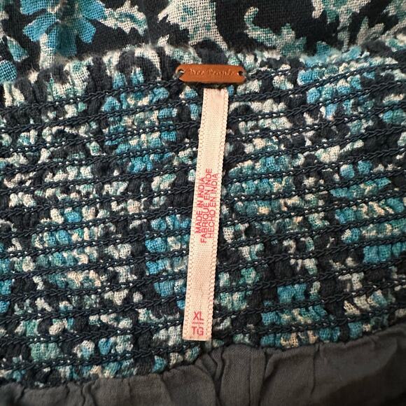 Free People blue floral shorts size XL - Picture 5 of 10